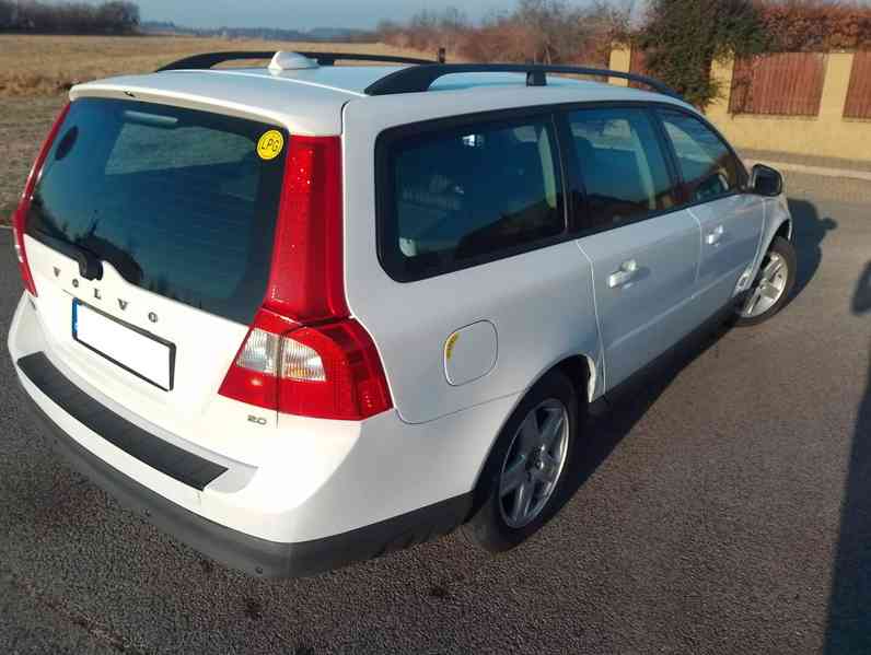 Volvo V70 2.0i LPG - foto 4