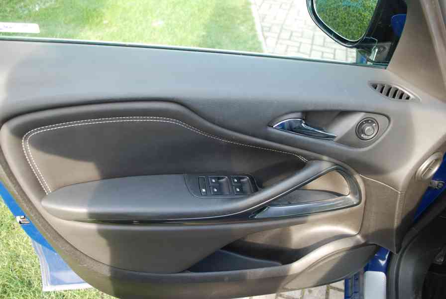 Opel Zafira Tourer 1.6CDTI Business Innovation 7-místné - foto 4