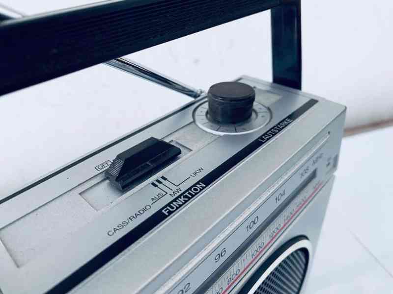Radiomagnetofon REZERVACE Universum CTR 4042, rok 1981 - foto 4