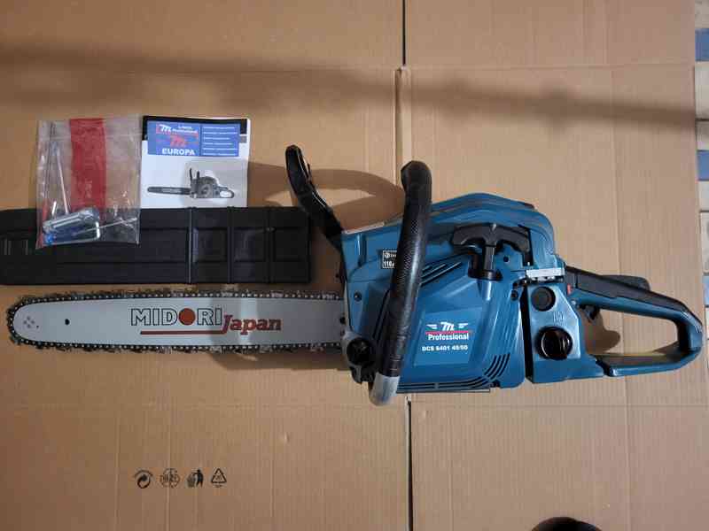 Motorová řetězová pila MAKITA PROFESIONAL - foto 2