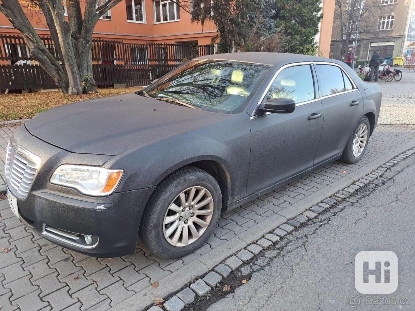 Chrysler 300C 3,6 - foto 1