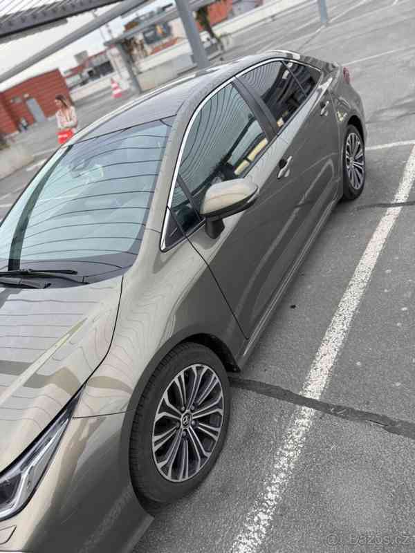 Toyota Corolla 1,6 2019 Benzin + LPG - foto 12