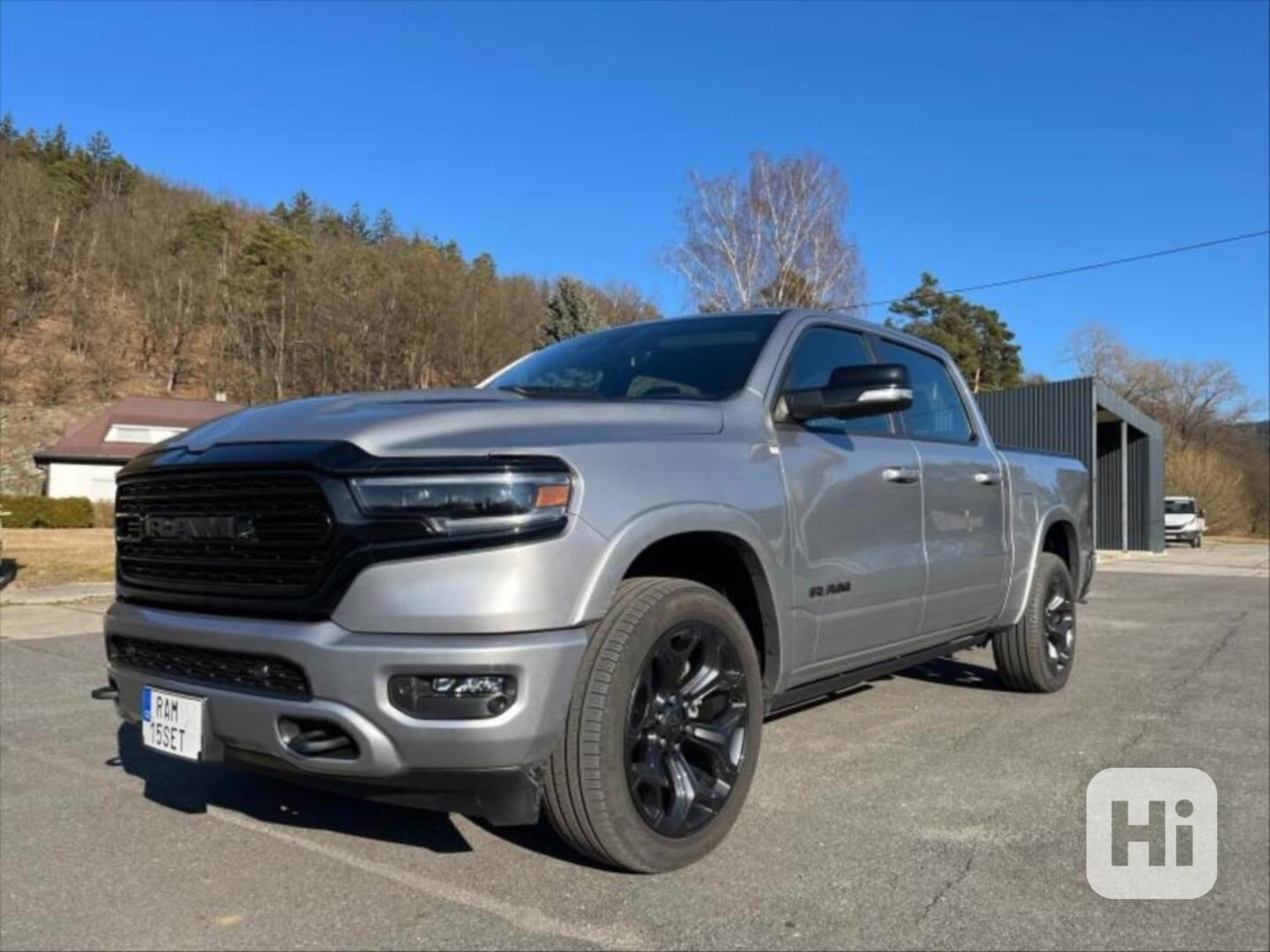 RAM 1500 5,7   V8 Limited Night Edition - foto 1