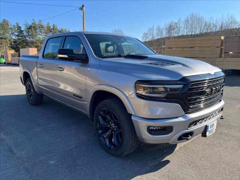 RAM 1500 5,7 V8 Limited Night Edition - foto 18