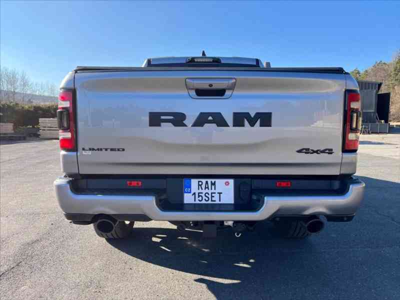 RAM 1500 5,7 V8 Limited Night Edition - foto 23