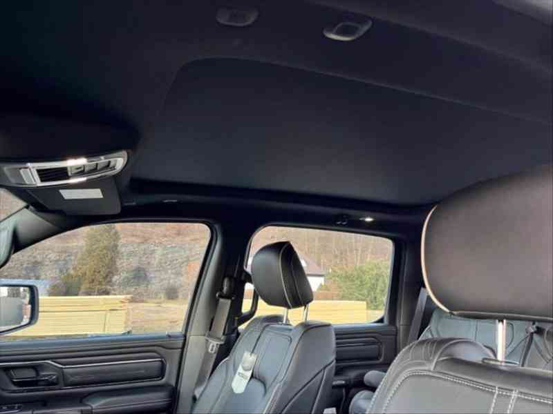 RAM 1500 5,7 V8 Limited Night Edition - foto 13