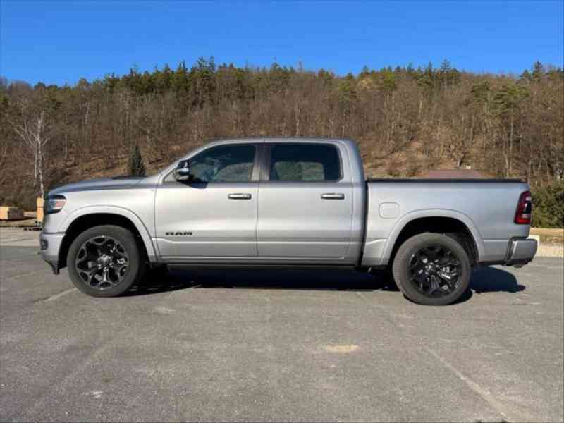 RAM 1500 5,7 V8 Limited Night Edition - foto 6