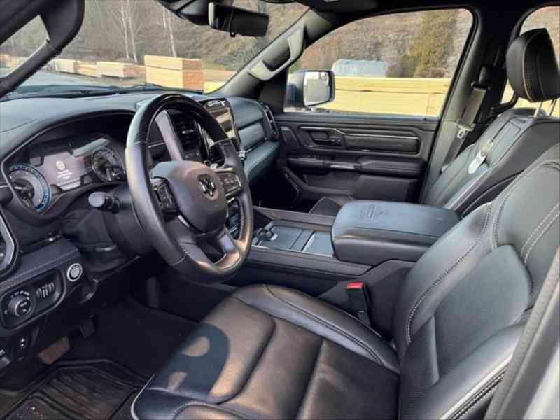 RAM 1500 5,7 V8 Limited Night Edition - foto 9