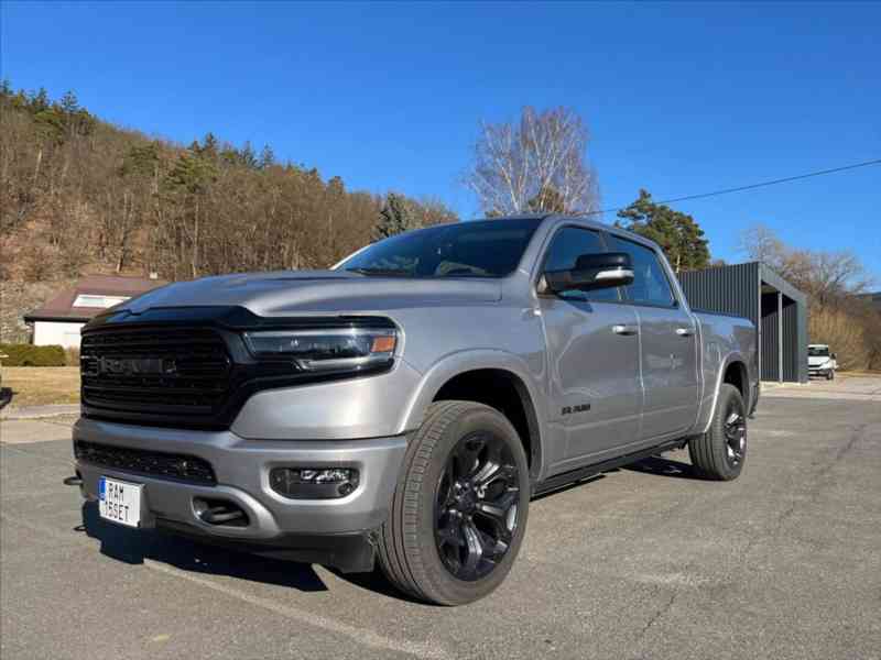 RAM 1500 5,7 V8 Limited Night Edition - foto 20