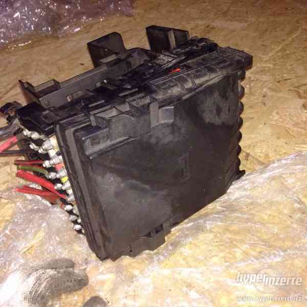 vw passat b6 b7 cc pojistkova skrin 3c0937125 - foto 2