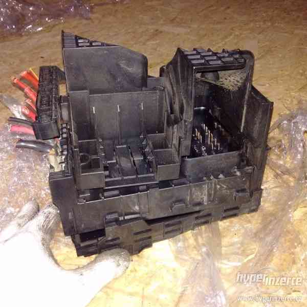 vw passat b6 b7 cc pojistkova skrin 3c0937125 - foto 3