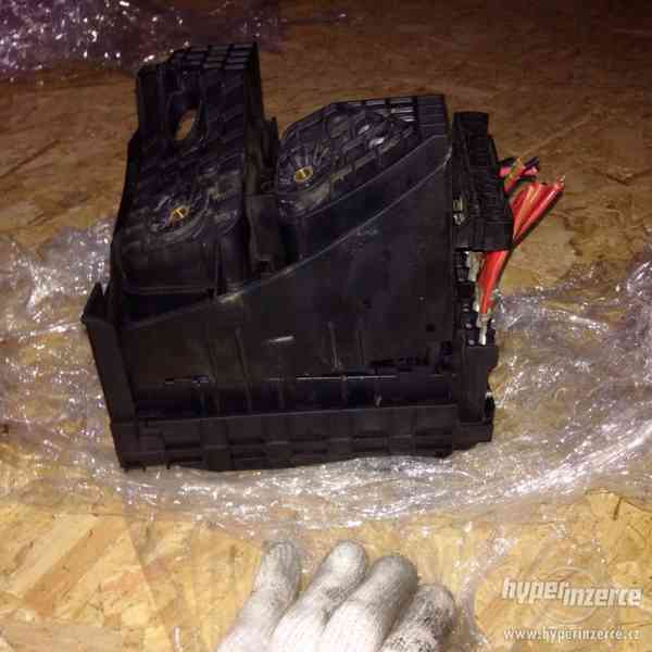 vw passat b6 b7 cc pojistkova skrin 3c0937125 - foto 6