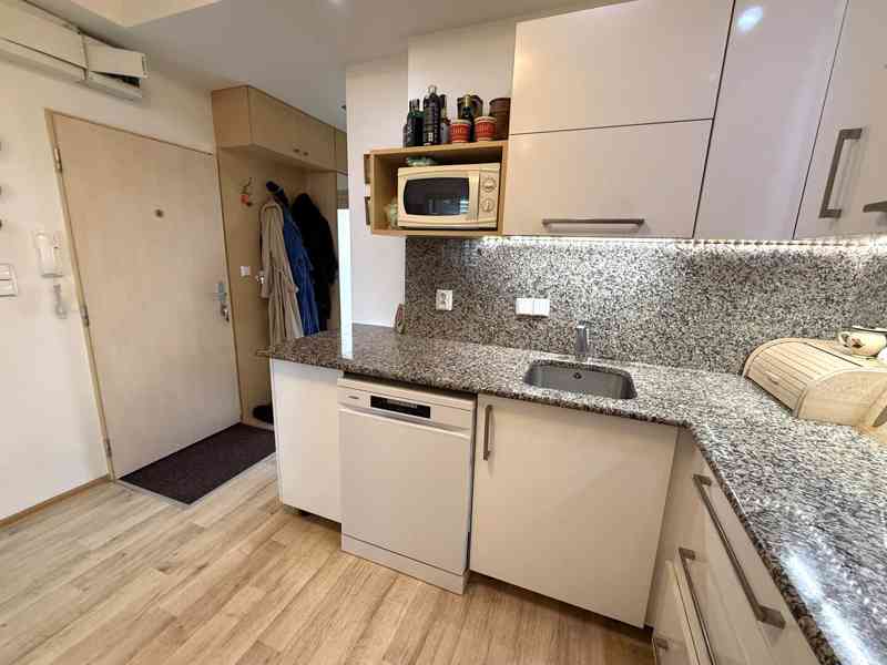 PRONÁJEM PROSTORNÉHO BYTU 3+1 S LODŽIÍ A SKLEPEM, BRNO-KOMÍN - foto 18