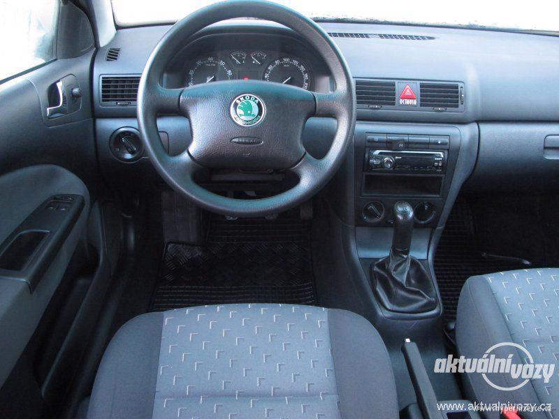 Škoda Octavia 1.6, benzín,  2010 - foto 8