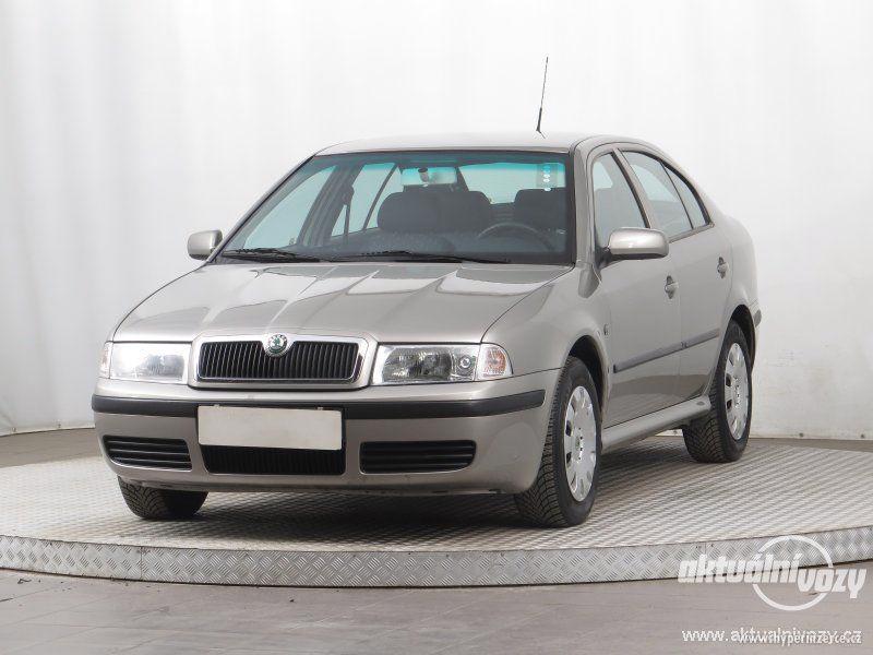 Škoda Octavia 1.6, benzín,  2010 - foto 10