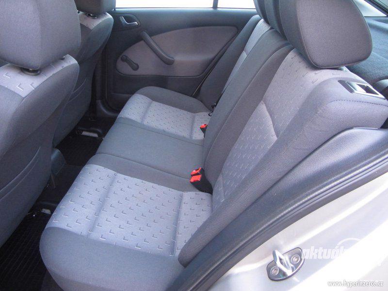 Škoda Octavia 1.6, benzín,  2010 - foto 12