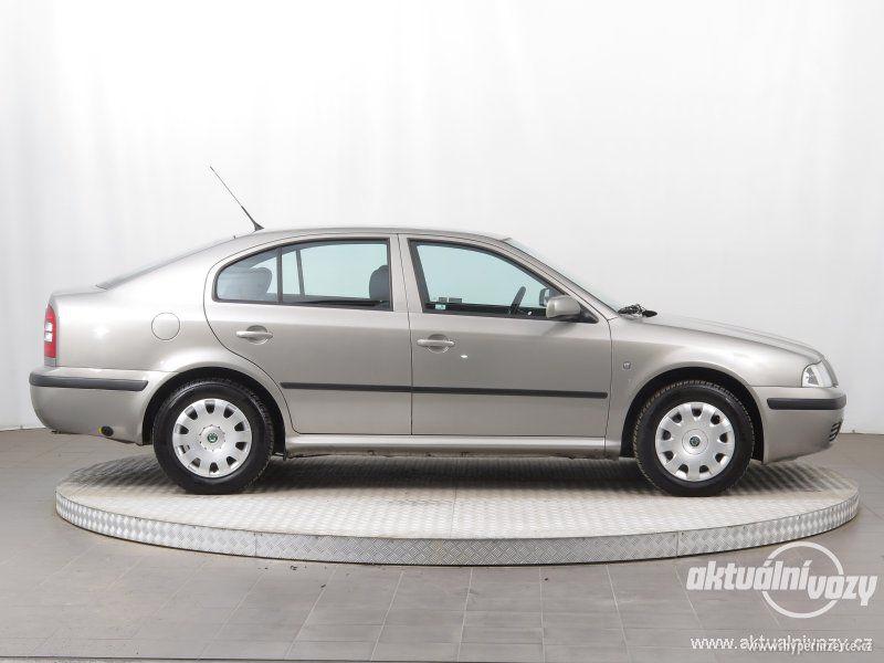 Škoda Octavia 1.6, benzín,  2010 - foto 14