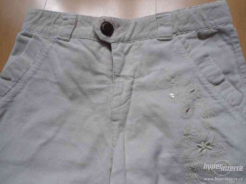Kalhoty 3/4 béžové manžestráky - foto 2