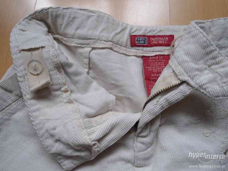 Kalhoty 3/4 béžové manžestráky - foto 4