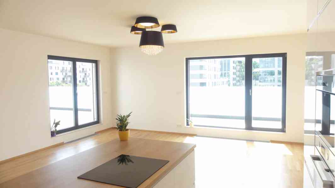 Pronájem bytu 4+kk/2T+G,184m2;P5-Waltrovka,metro B - foto 2
