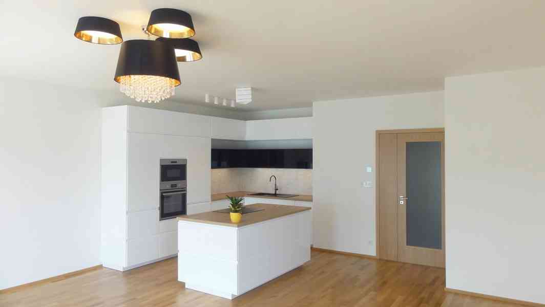 Pronájem bytu 4+kk/2T+G,184m2;P5-Waltrovka,metro B - foto 1