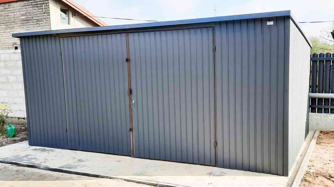 Plechová garáž 6m x 5m, spád dozadu - vrata antracit TS300 - foto 2