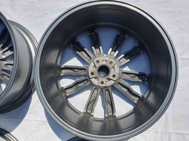 Prodám 4x alu disky 8,5J x 20, ET 38, rozteč 5 x 112 - foto 9