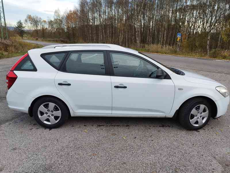 Kia Cee'd SW 1,4 - foto 4