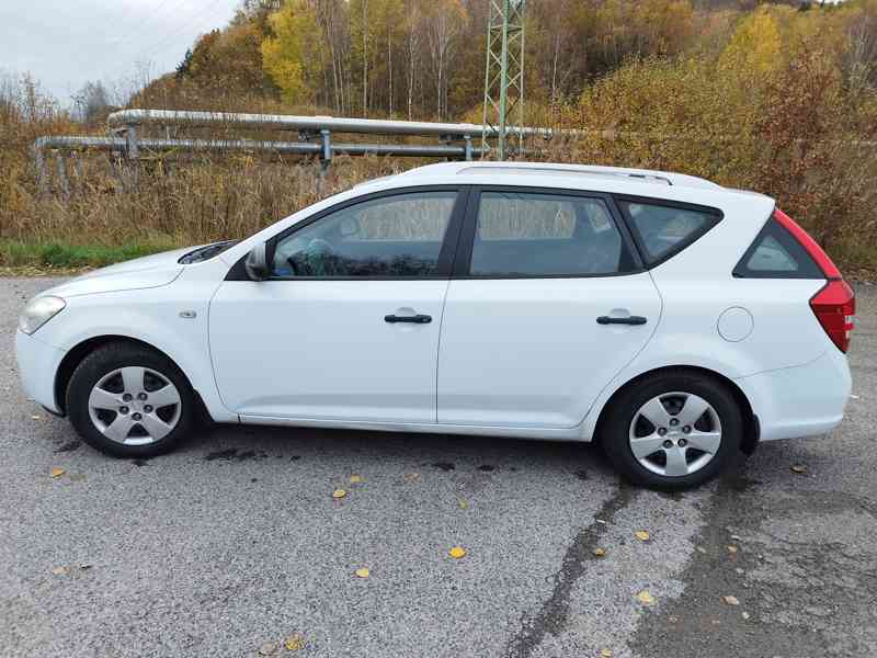 Kia Cee'd SW 1,4 - foto 2