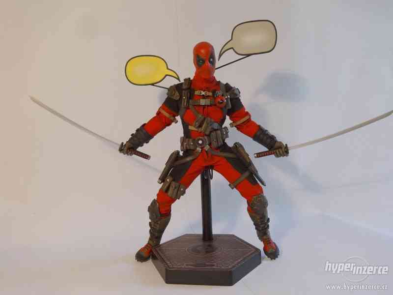 Figurky hot toys/sideshow collectibles spiderman a deadpool - foto 4