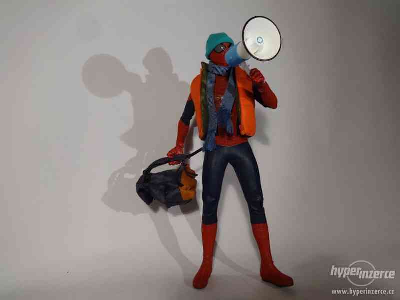 Figurky hot toys/sideshow collectibles spiderman a deadpool - foto 8