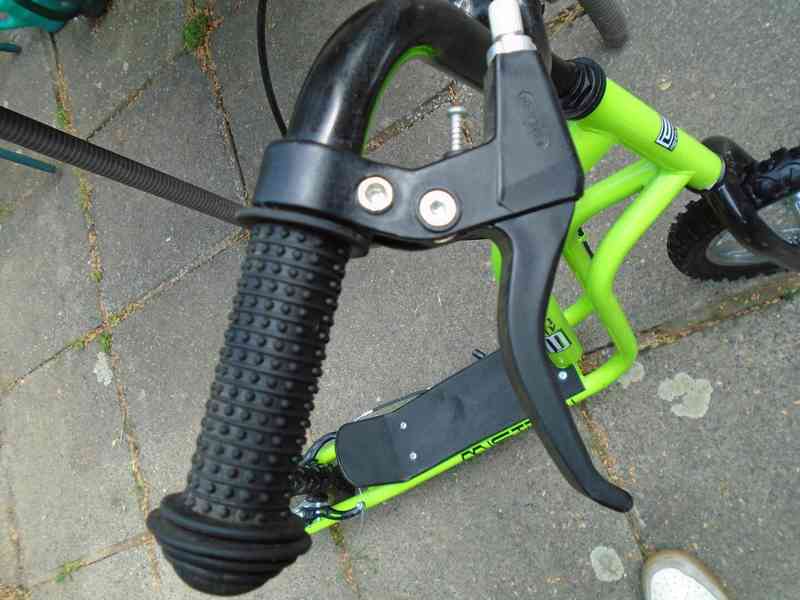 Dětská koloběžka BROTHER MISTRAL 12" zelená pěkný stav - foto 15