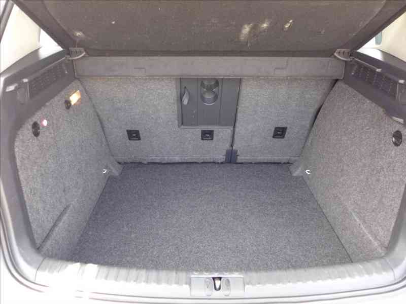 Volkswagen Tiguan 2,0 TDI SPORT, DIGI AC, 1.MAJ - foto 8