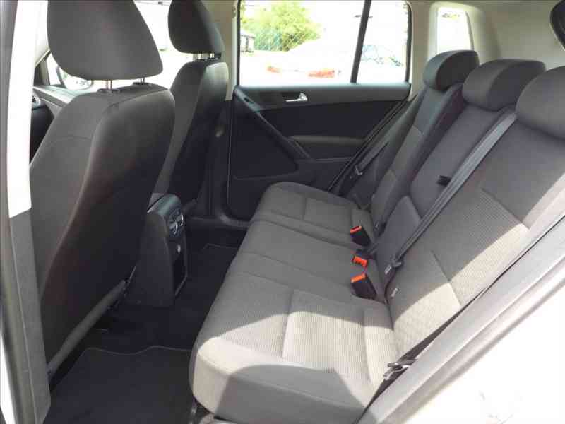 Volkswagen Tiguan 2,0 TDI SPORT, DIGI AC, 1.MAJ - foto 6