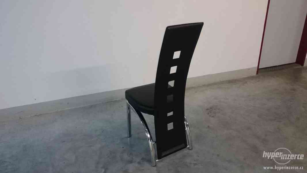 Skleněný stůl + 4 židle - foto 2
