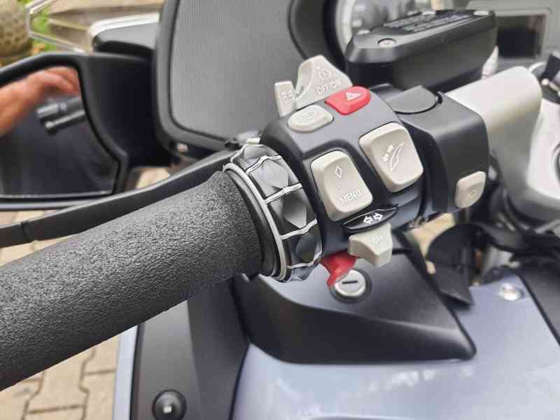 BMW R 1200 RT - ABS, ESA, BC, VYHŘ. RUKOJETI, EL. PLEXI - foto 6
