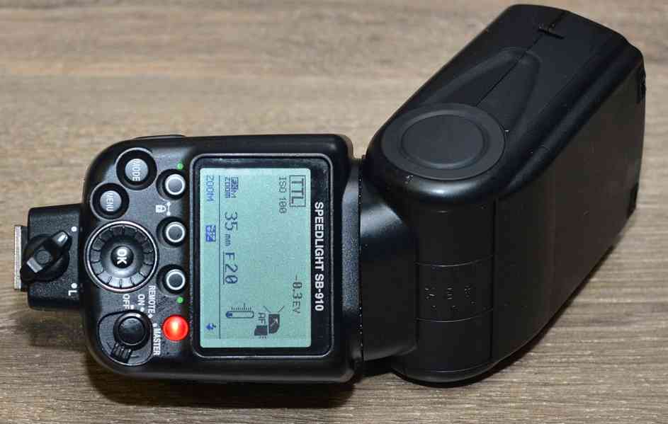 Blesk: Nikon SPEEDLIGHT SB 910 *Master/Slave* - foto 7