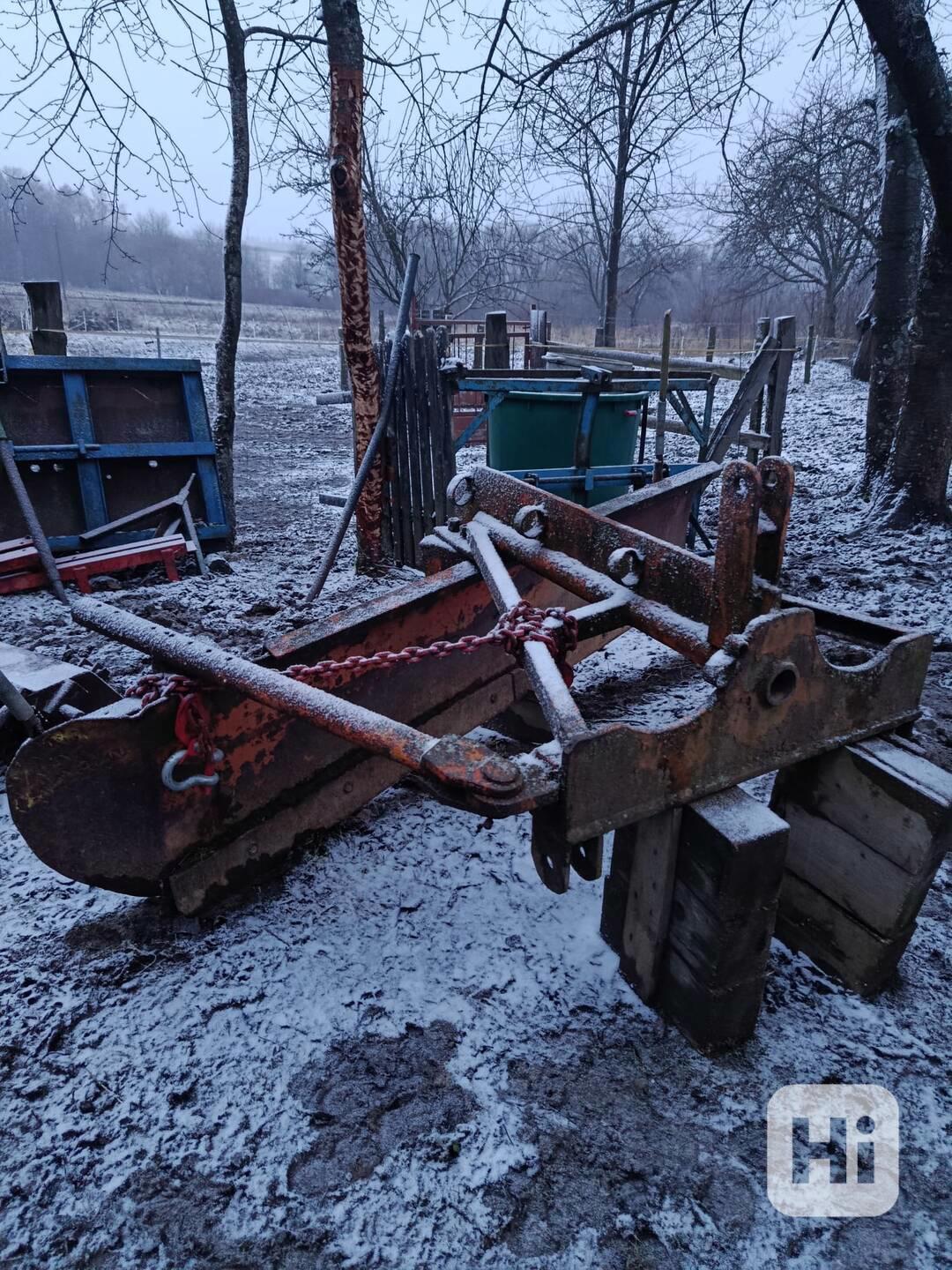 Sněhová radlice za traktor - foto 1