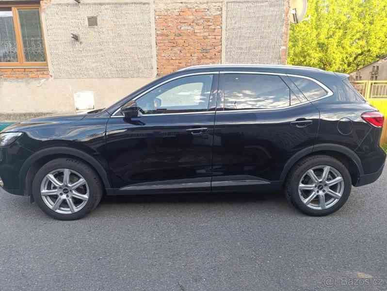 MG HS 1,5   TGI Exlusive / prosinec 2023 - foto 2