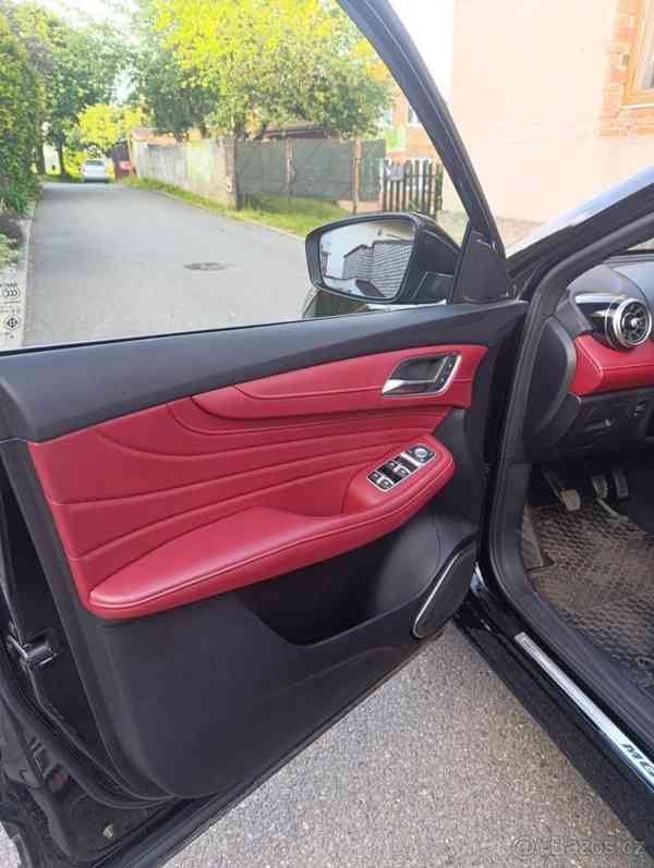 MG HS 1,5   TGI Exlusive / prosinec 2023 - foto 9