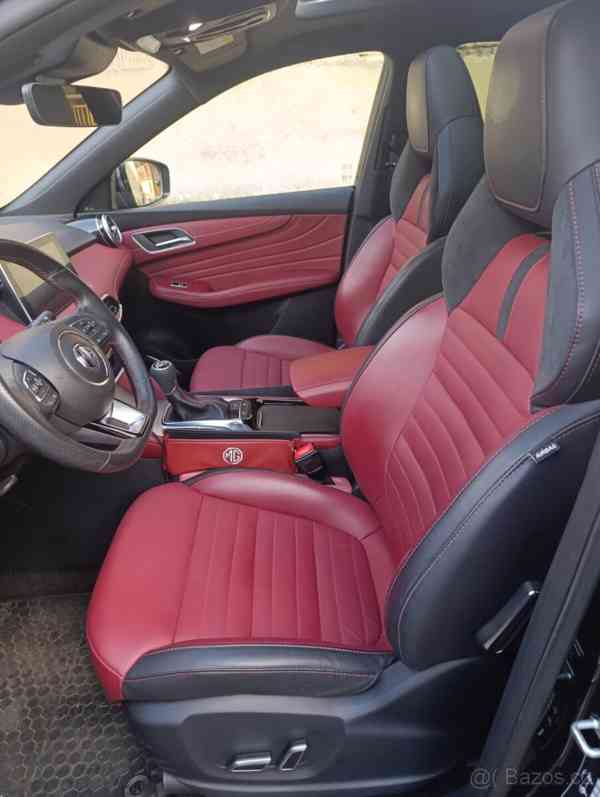 MG HS 1,5   TGI Exlusive / prosinec 2023 - foto 11