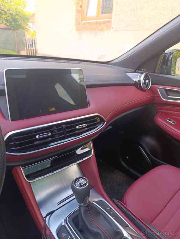 MG HS 1,5   TGI Exlusive / prosinec 2023 - foto 10