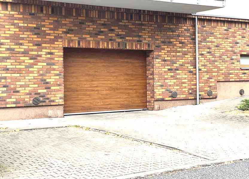 Prodám kryté garážové stání - Slavkov u Brna - foto 3