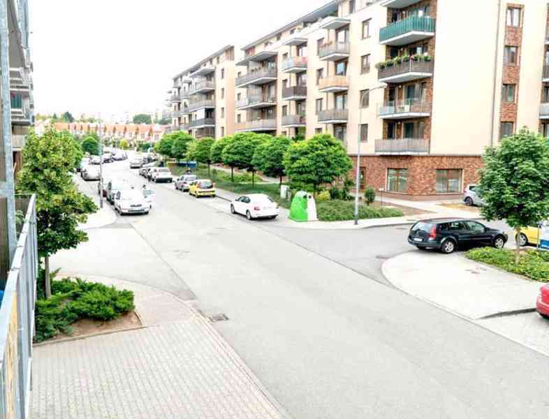 Prodám kryté garážové stání - Slavkov u Brna - foto 11