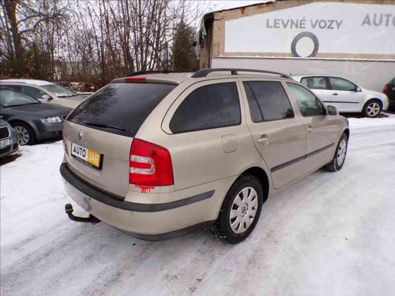 Škoda Octavia 1,6 FSI AUTOMAT,TAŽNÉ ZAŘ. - foto 4