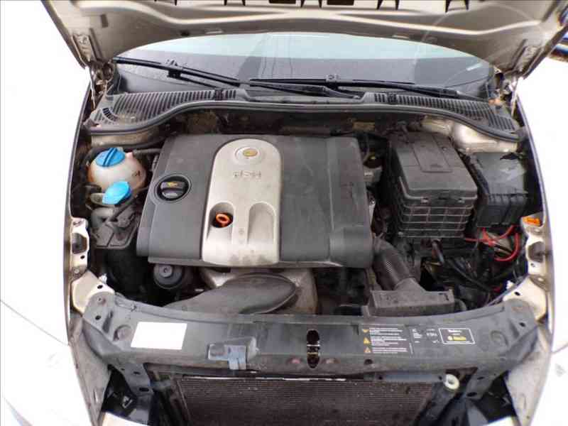 Škoda Octavia 1,6 FSI AUTOMAT,TAŽNÉ ZAŘ. - foto 14