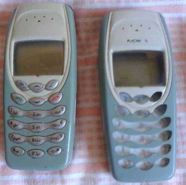 Staré mobilní telefony - foto 7