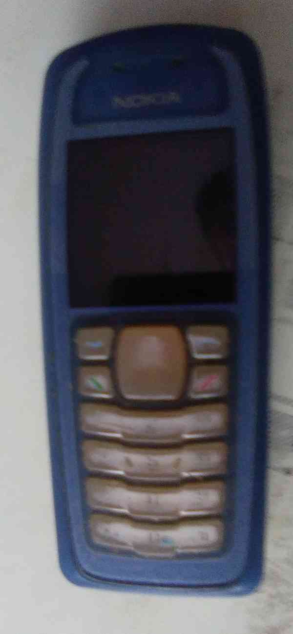 Staré mobilní telefony - foto 6