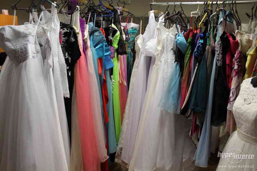 Výprodej obchodu - nové Společenské a Svatební šaty 100ks - foto 9