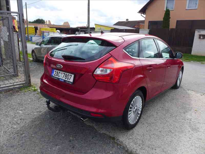 Ford Focus 1,6 i TITANIUM, TAŽNÉ, VÝHŘEV - foto 3